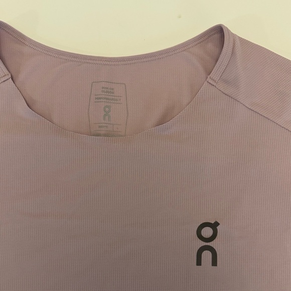 On Running Performance Tee - Picture 4 of 4